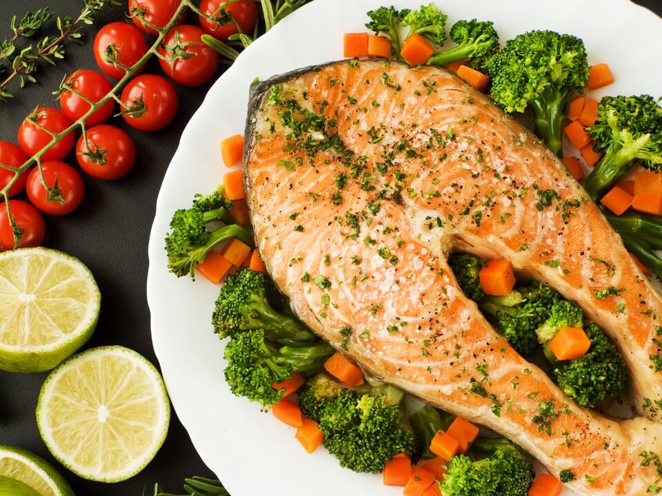 Pečene ribe z zelenjavo so odlična možnost kosila za hujšanje
