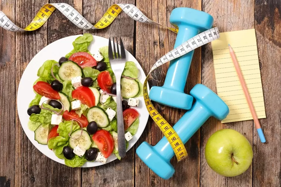 Nizkokalorična prehrana na »najljubši« dieti, skupaj s treningom, vam bo pomagala učinkovito shujšati